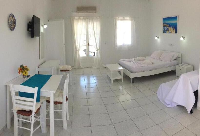 إستوديو قياسى, Limnionas Bay Village