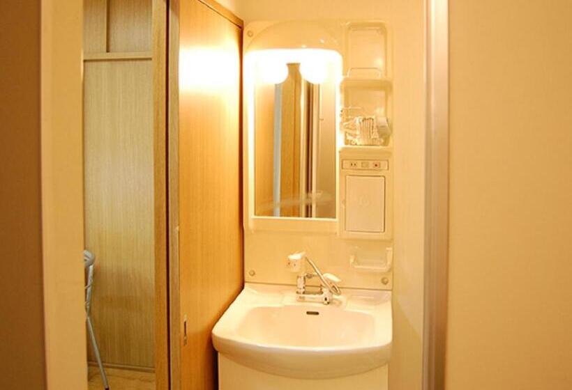 غرفة قياسية, Livemax Budget Nagoya