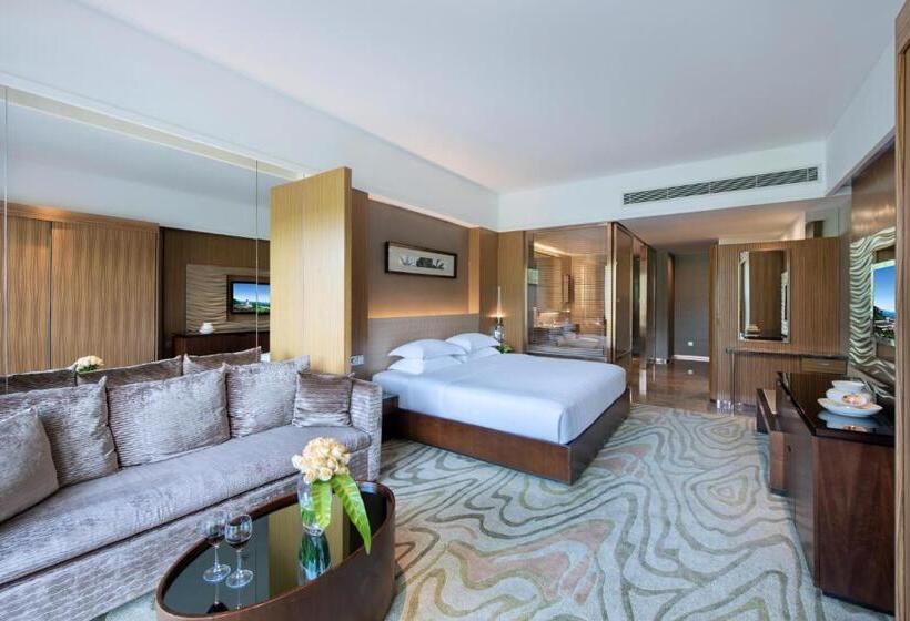Premium room w/ mountain view, Mission Hills Hotel Resorts Dongguan