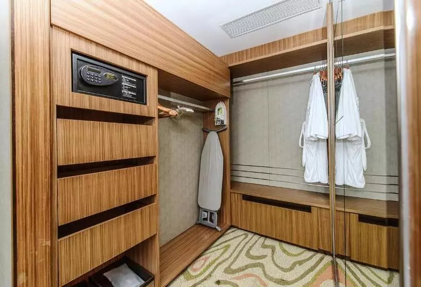 レイクビューデラックスルーム, Mission Hills Hotel Resorts Dongguan