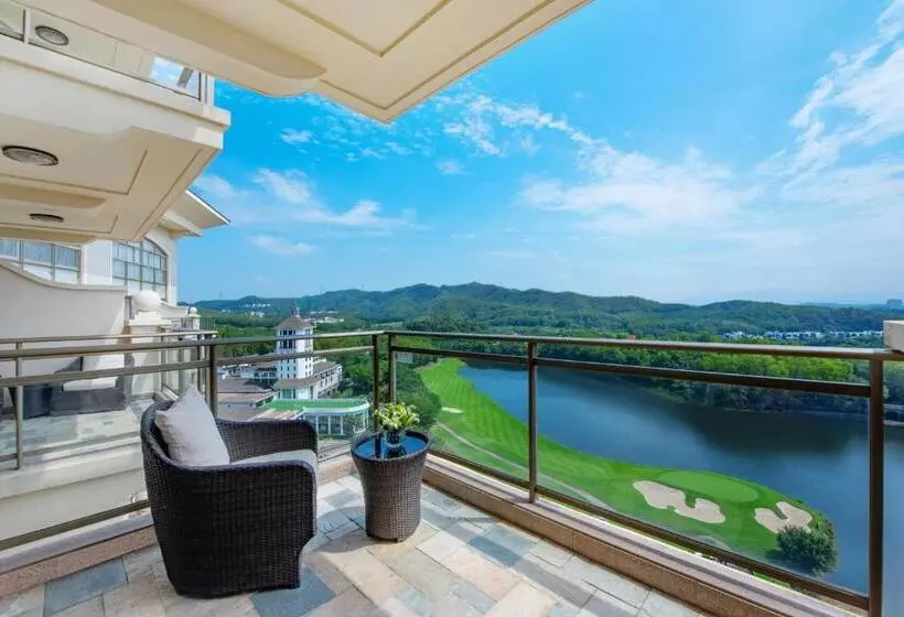 湖の見えるプレミアムルーム, Mission Hills Hotel Resorts Dongguan