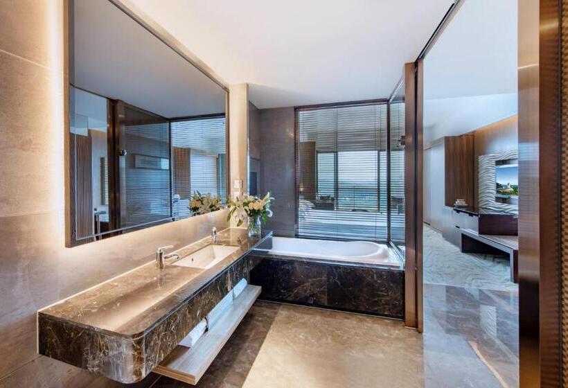 Номер Премиум Вид на Озеро, Mission Hills Hotel Resorts Dongguan
