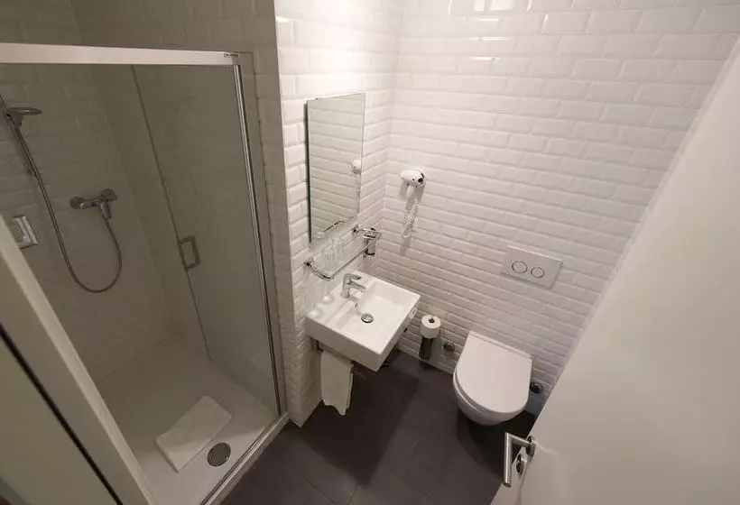 Standardzimmer, Pax