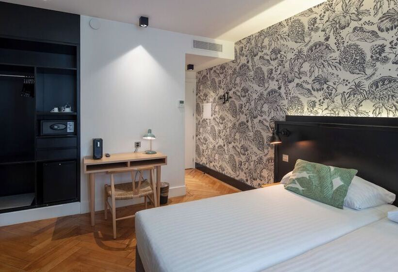 اتاق استاندارد, Pax