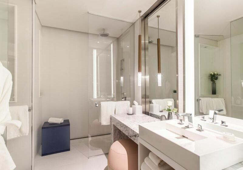 اتاق استاندارد یک نفره, Pax