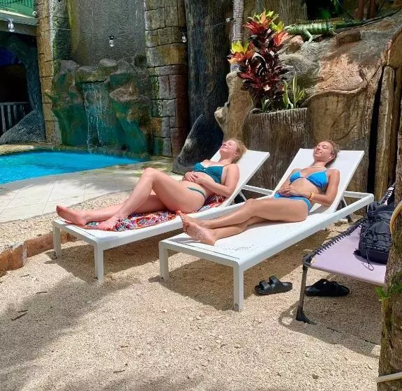バルコニー付きスタンダードルーム, Poshtel Arenal