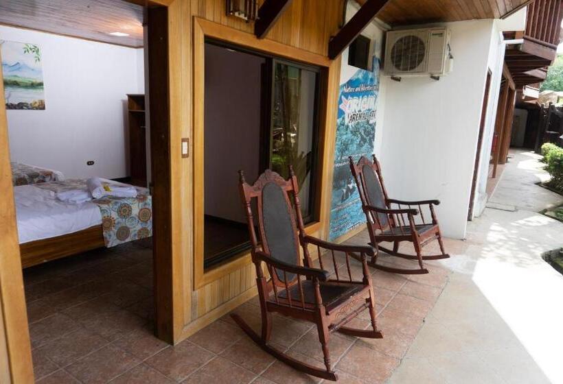 Четырехместный Номер Deluxe, Poshtel Arenal