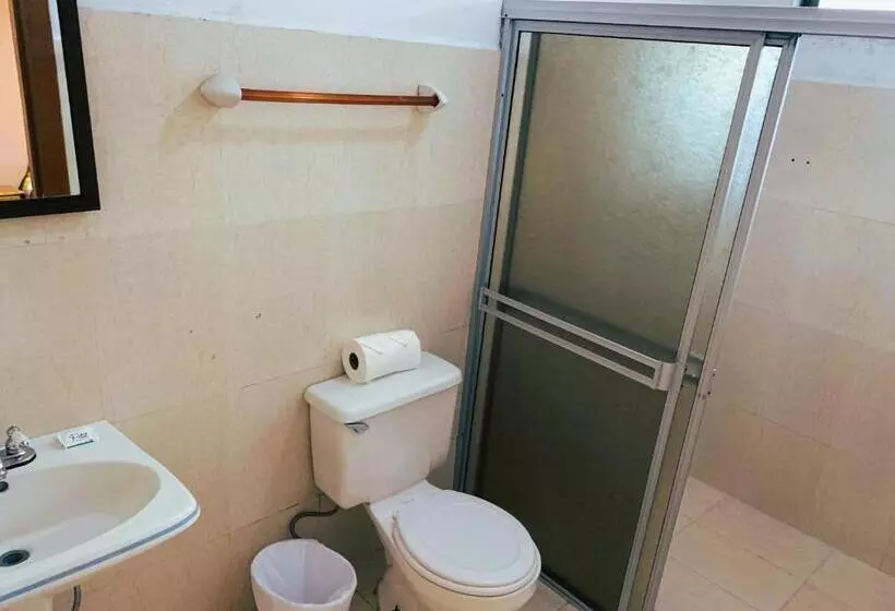 バルコニー付きスタンダードルーム, Poshtel Arenal