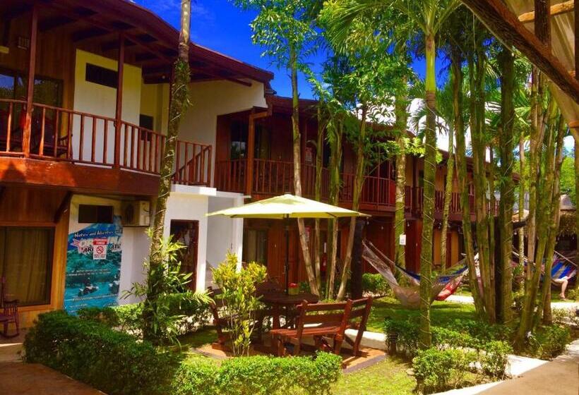 غرفة ديلوكس رباعية, Poshtel Arenal