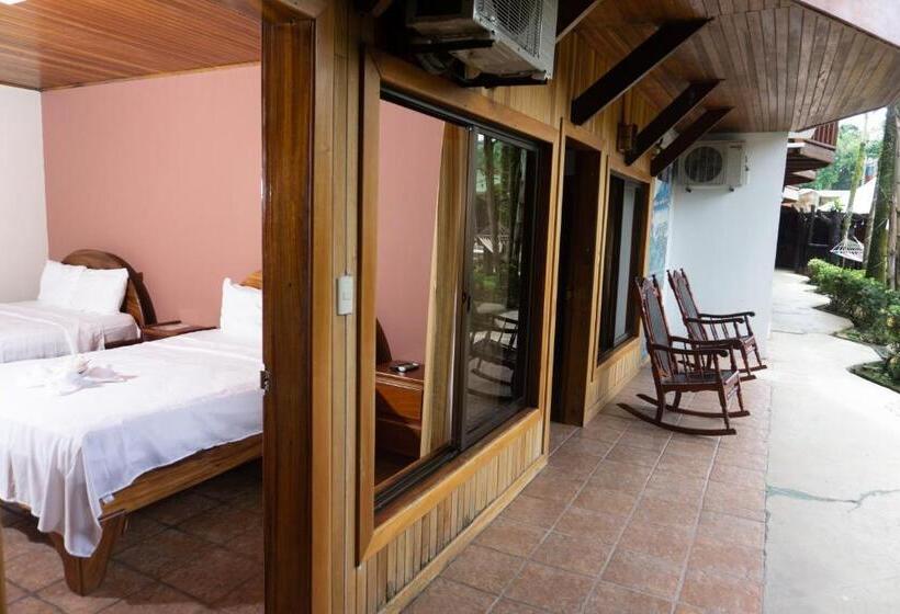 غرفة ديلوكس رباعية, Poshtel Arenal