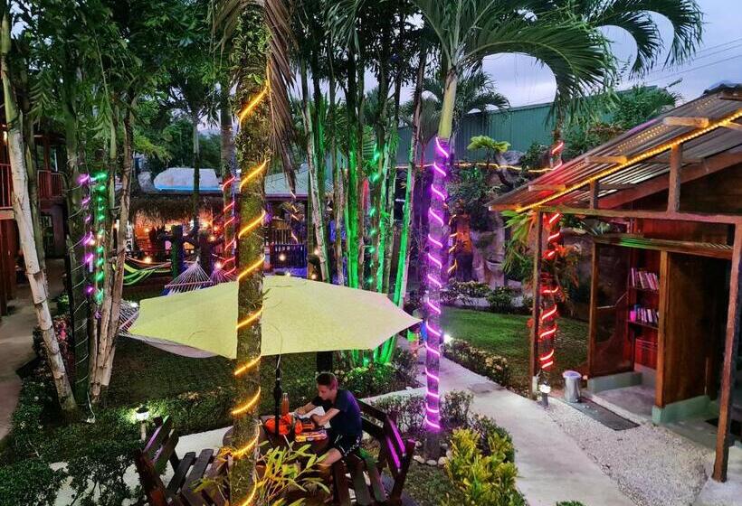 غرفة ديلوكس رباعية, Poshtel Arenal