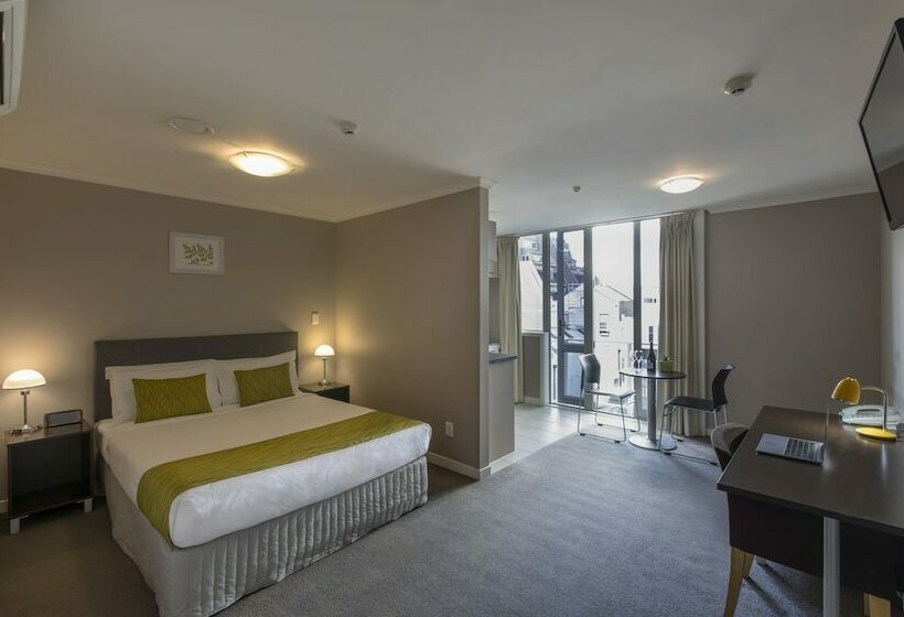 스탠다드 스튜디오, Quest On Ward Serviced Apartments
