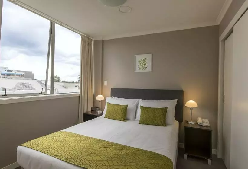 スタンダードスタジオ, Quest On Ward Serviced Apartments