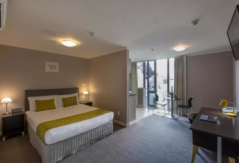 スタンダードスタジオ, Quest On Ward Serviced Apartments