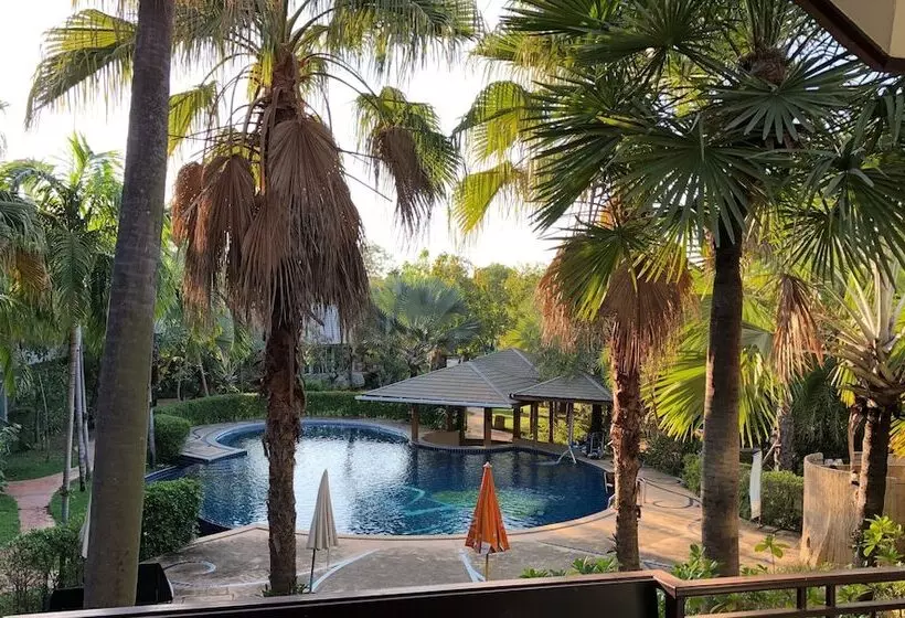 اتاق لوکس, Taman Resort