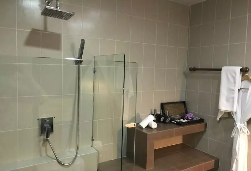 اتاق استاندارد سه نفره, Taman Resort