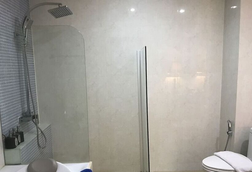 חדר דלוקס לשלושה, Taman Resort