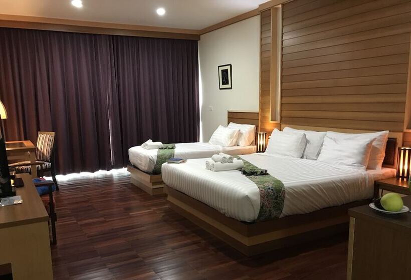 חדר דלוקס לשלושה, Taman Resort