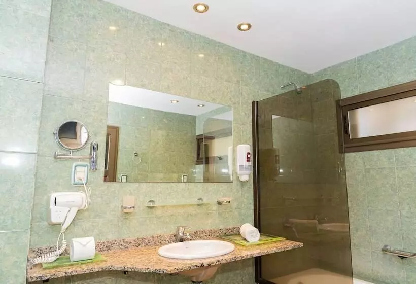 Deluxe Kolmen Hengen Huone, Village Cataratas