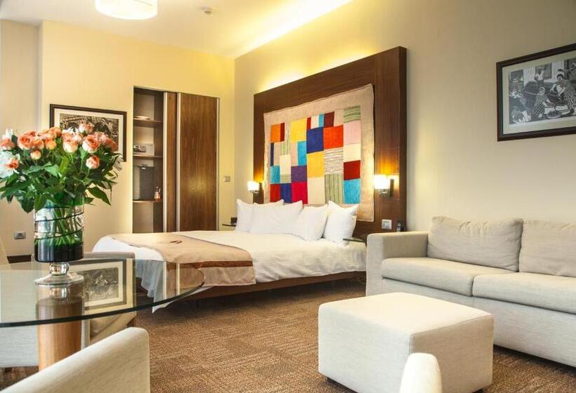 سوییت جونیور, Landmark Hotel Baku