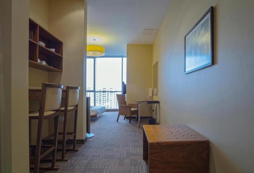 استودیو اجرایی, Landmark Hotel Baku