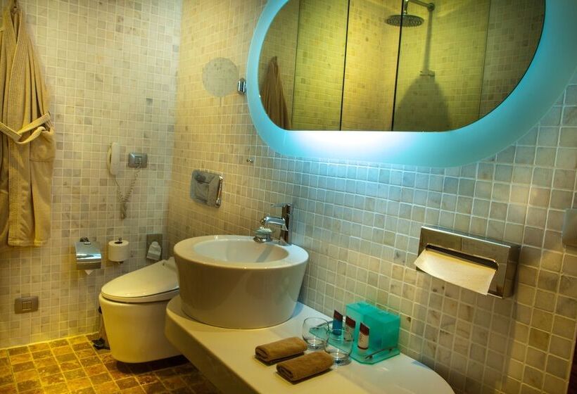 اتاق لوکس با چشمانداز دریا, Landmark Hotel Baku