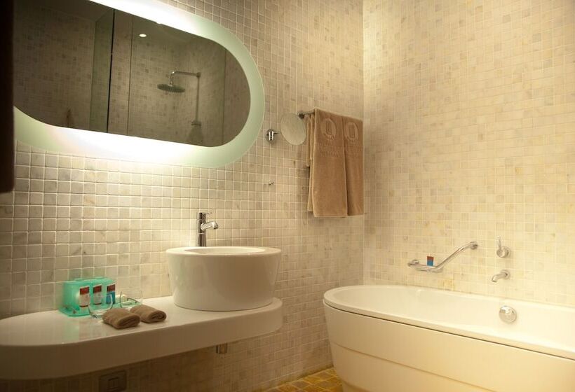 اتاق لوکس با چشمانداز دریا, Landmark Hotel Baku