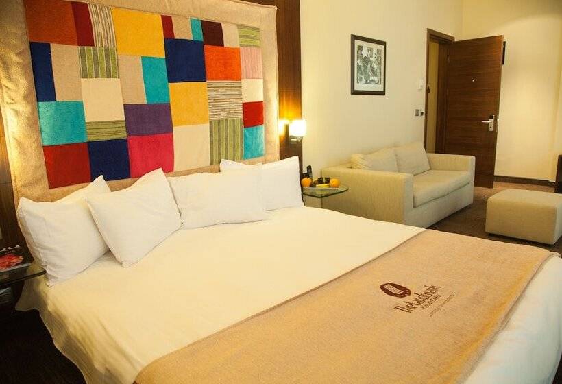 سوییت جونیور, Landmark Hotel Baku