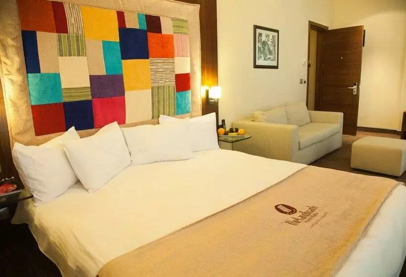 سوییت جونیور, Landmark Hotel Baku