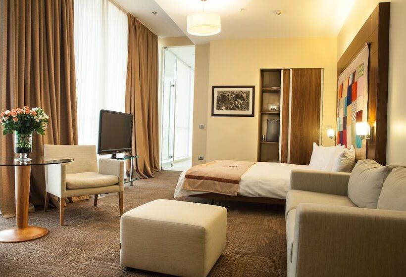 سوییت جونیور, Landmark Hotel Baku