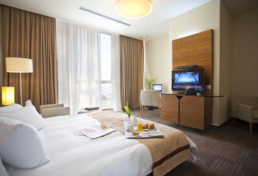 استودیو اجرایی, Landmark Hotel Baku