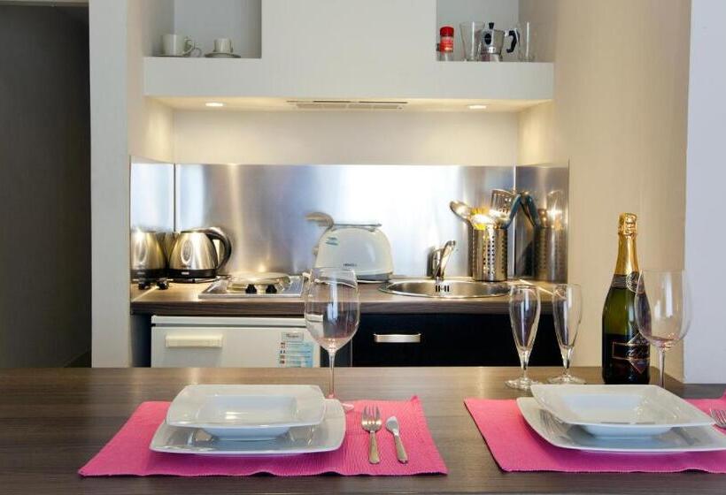 Номер Deluxe с Балконом, Sorrento Apartments One