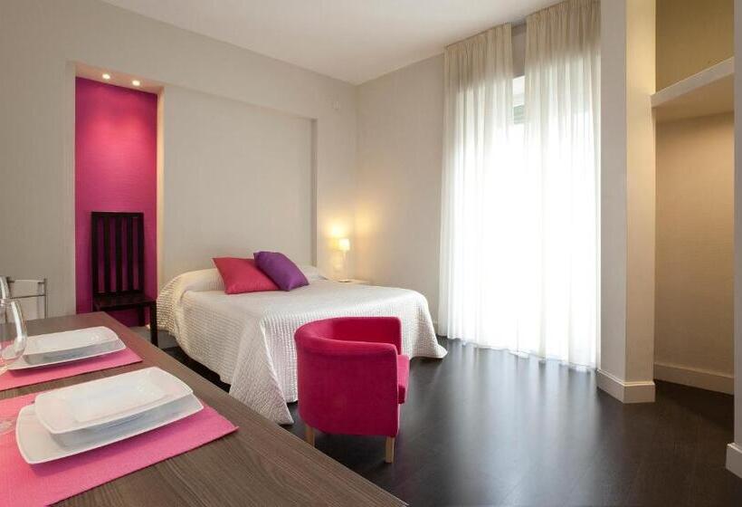 חדר דלוקס עם מרפסת, Sorrento Apartments One