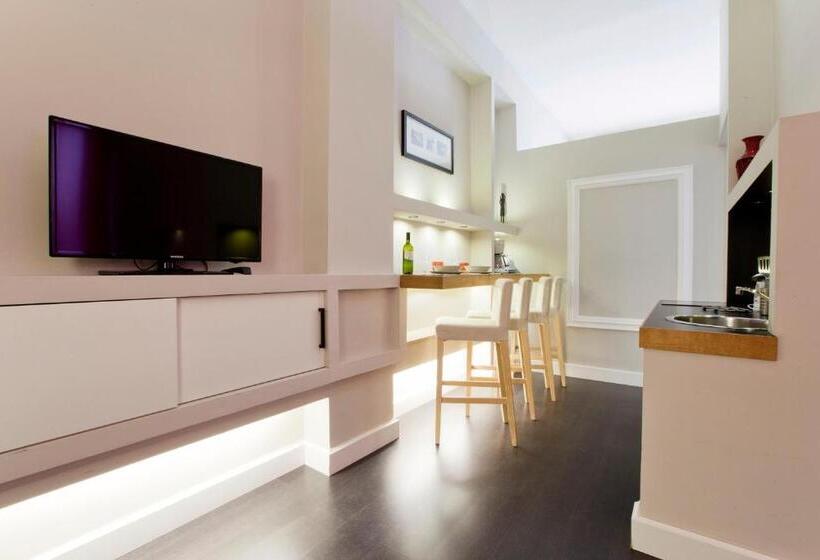 جناح جونيور, Sorrento Apartments One