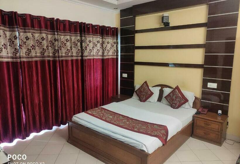 غرفة ديلوكس, Paradise Chandigarh