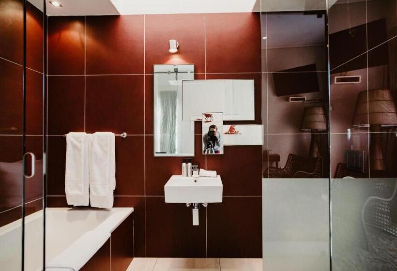디럭스 룸 킹사이즈 침대, Alpine Attitude Boutique Hotel & Conference Venue