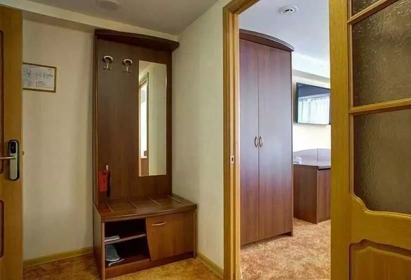 スタンダードスタジオ, Azimut Hotel Kemerovo
