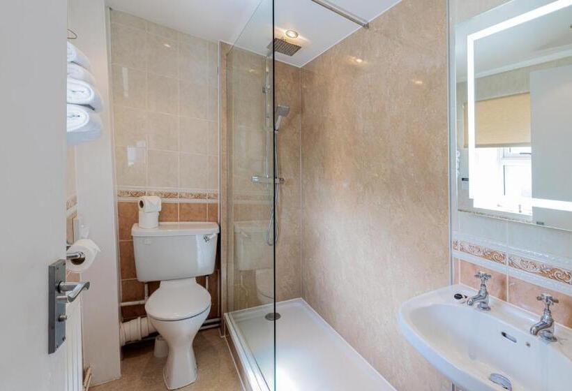 اتاق کلاسیک, Blacksmiths Arms Inn