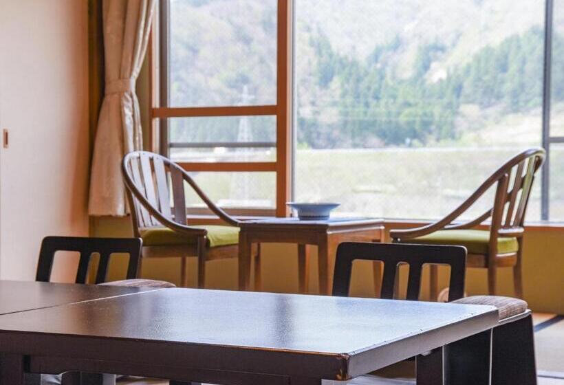 غرفة عائلية, Bousenkaku