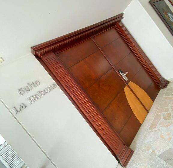 סוויטה עם ג'קוזי, Buena Vista