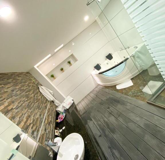 סוויטה עם ג'קוזי, Buena Vista