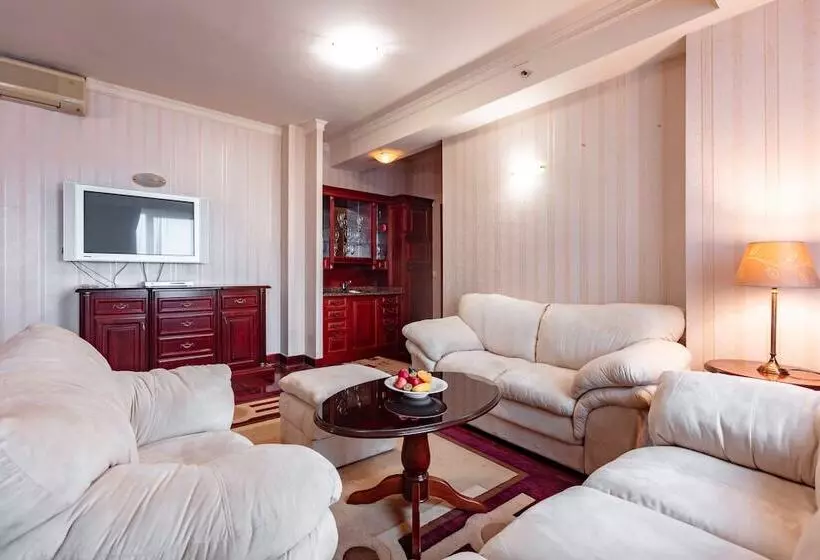 سوئیت پرزیدنت, Epinal   Bitola