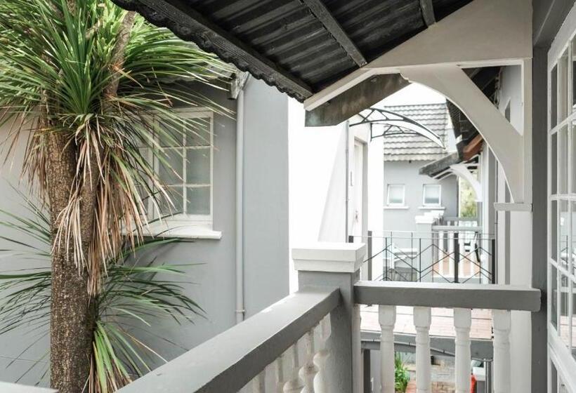 غرفة قياسية, George Lodge International