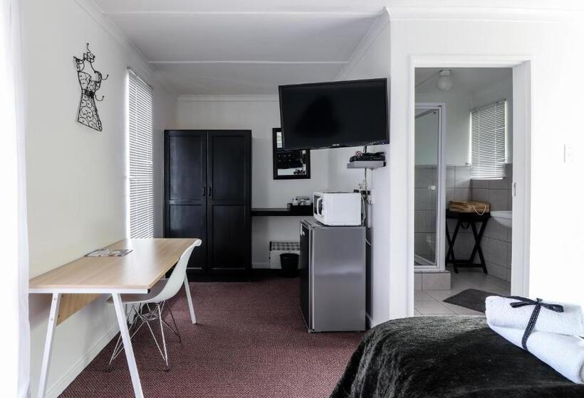 غرفة قياسية, George Lodge International