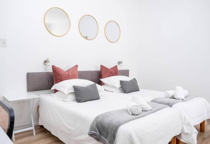 חדר סטנדרט, George Lodge International