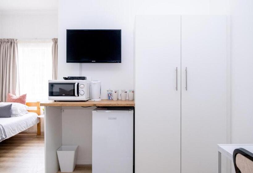 غرفة قياسية, George Lodge International