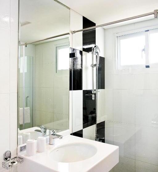 Economy Triple Room, Harmonious
