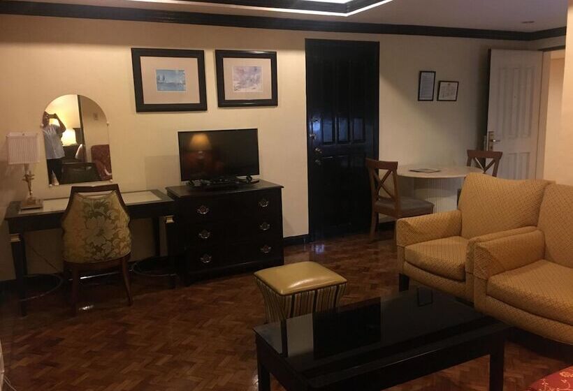 套房, Lourdes Suites