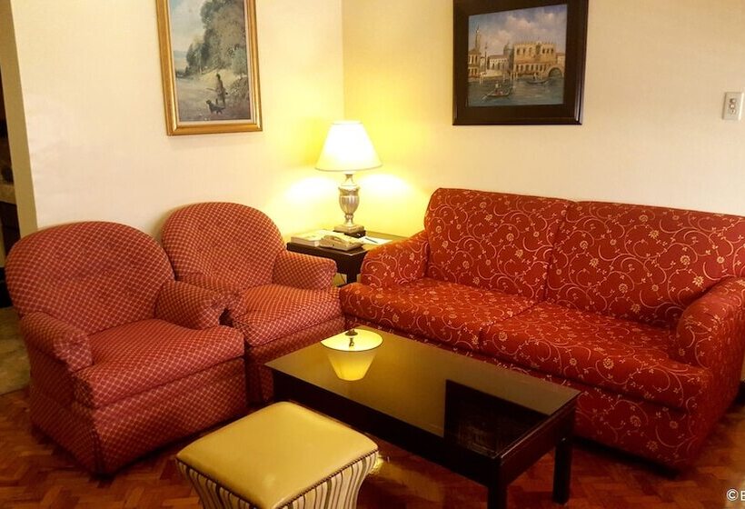 套房, Lourdes Suites