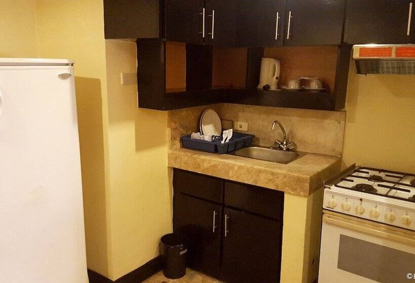 套房, Lourdes Suites